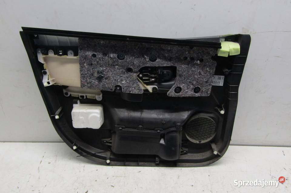 BOCZEK TAPICERKA DRZWI PRAWY PRZÓD PRZEDNI