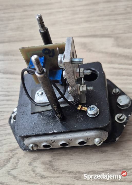 Regulator napięcia RR1 M 72 ZiS 19411943 Wrocław