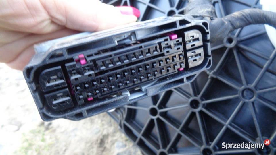 ZBIORNIK ADBLUE AUDI A4 B9 A8 D5 30D 8W0131969L Pozostałe Rakoniewice