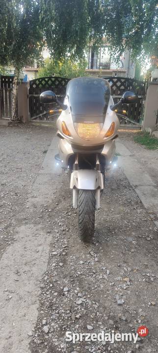Honda Deaville 650 czterosuwowy Wiśniowa