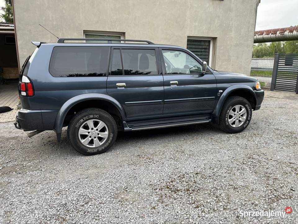 Pajero sport 30 V6 benzyna Siechnice sprzedam