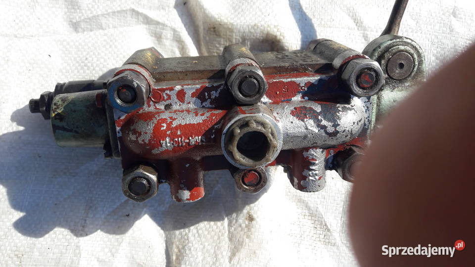 Zawór hydrauliczny podnośnika Sarzyna