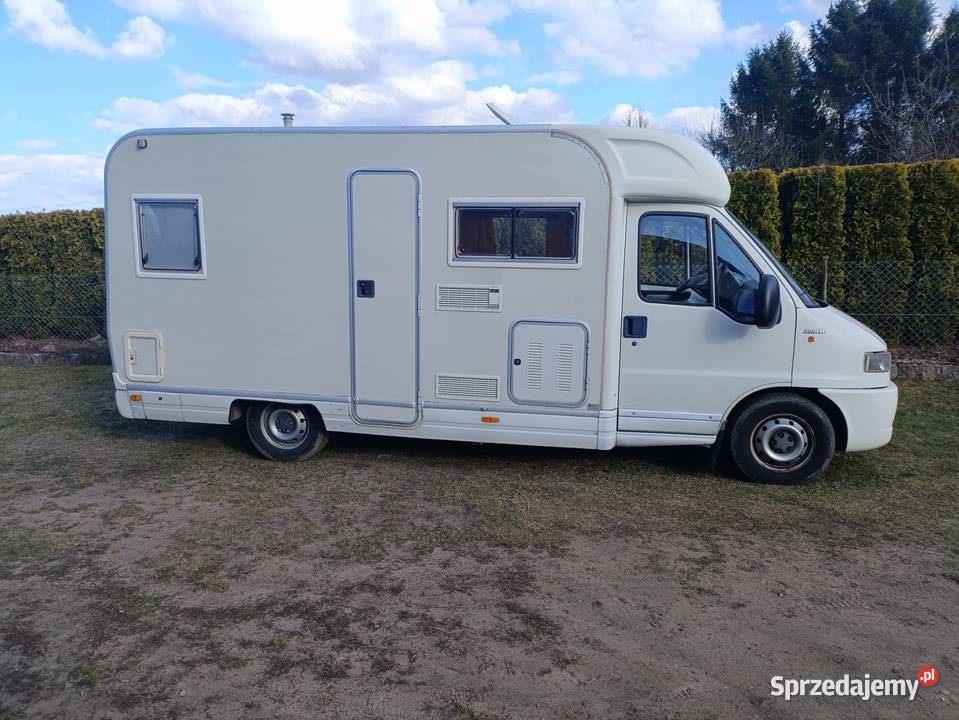 28 Kamper ELNGAH półintegra hobby kanus kabe Rok produkcji 1999 Kampery Motoryzacja pomorskie