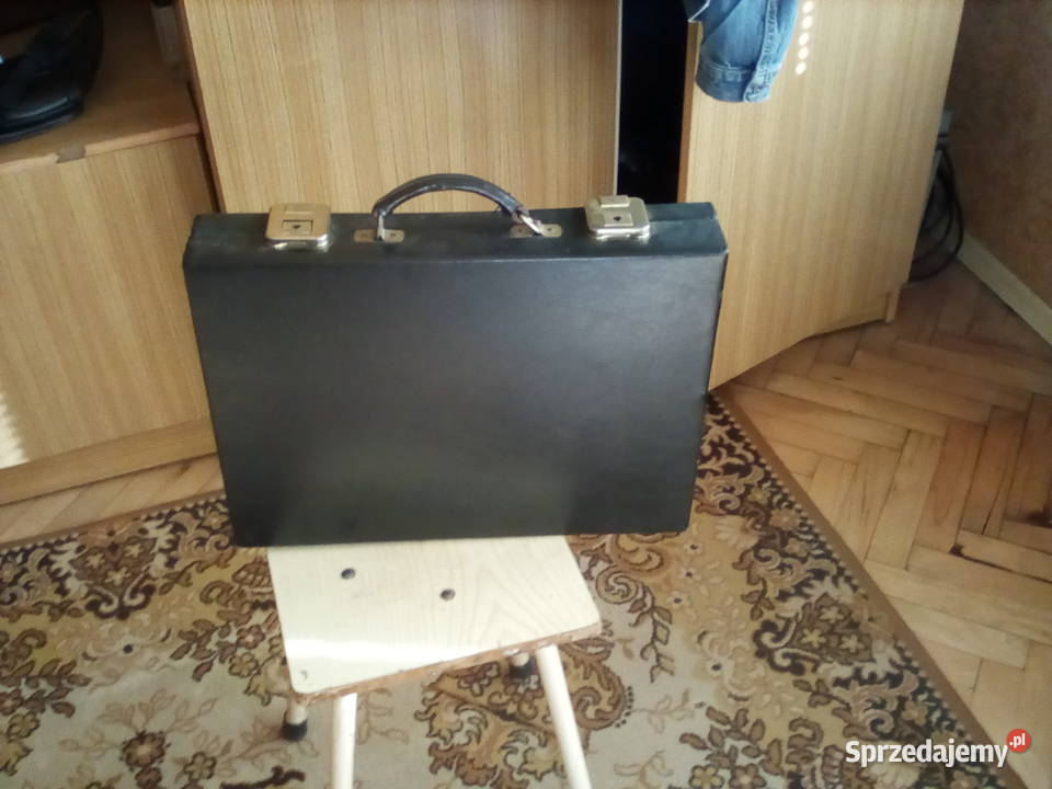Neseser z PRL Grodzisk Mazowiecki