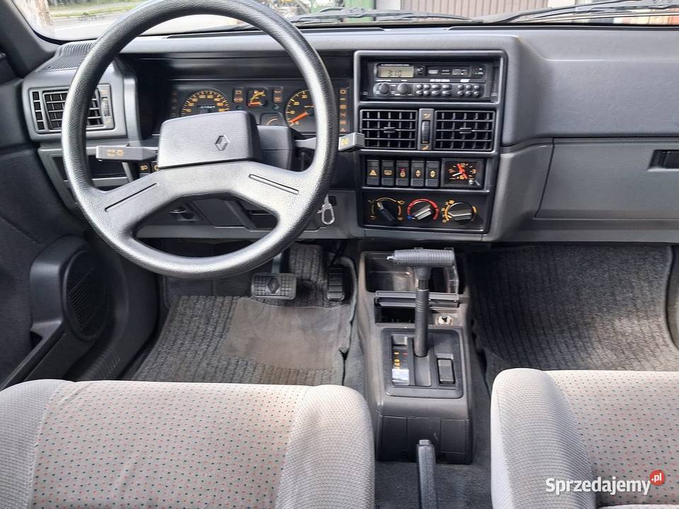 Renault 19 PH1 super zachowany możliwa zamiana 73KM 19 Strumień