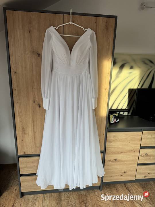 Piękna suknia ślubna biały Wądroże Wielkie