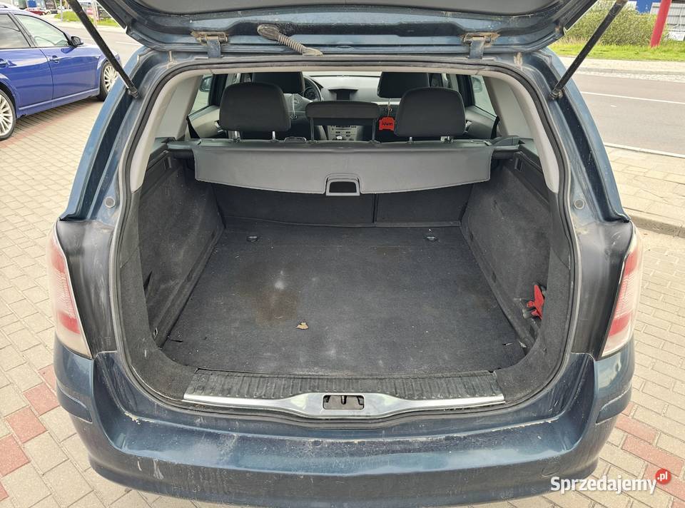 Opel Astra H 16 kombi 2007r klima dwa kpl opon 360000km Białystok