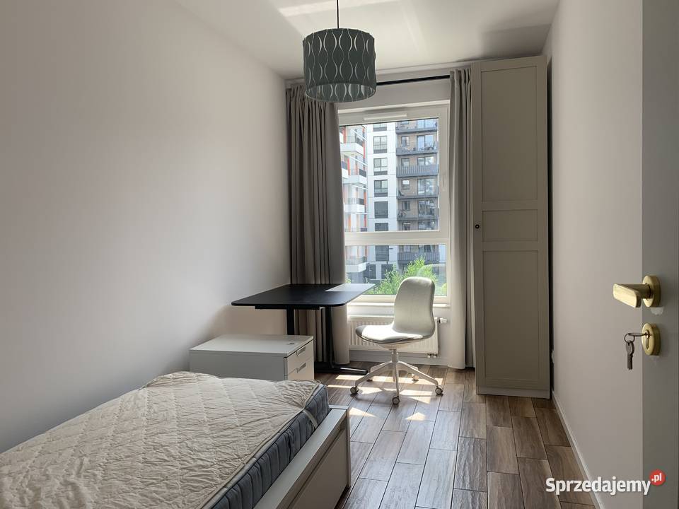 Dwa osobne nieprzechodnie pokoje balkon szybki Liczba pokoi 2 sprzedam