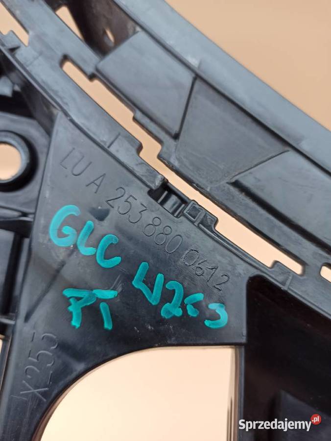 MERCEDES GLC W253 ŚLIZG ZDERZAKA PRAWY Karoseria Bieleń