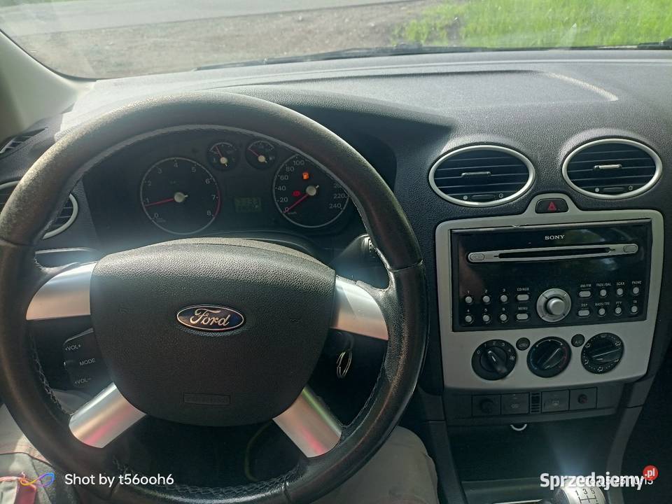 Sprzedam Ford Focus benzyna 16 sedan Bułaków