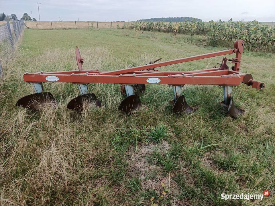 Pług 5 skibowy nieuszkodzony świętokrzyskie Sędziszów