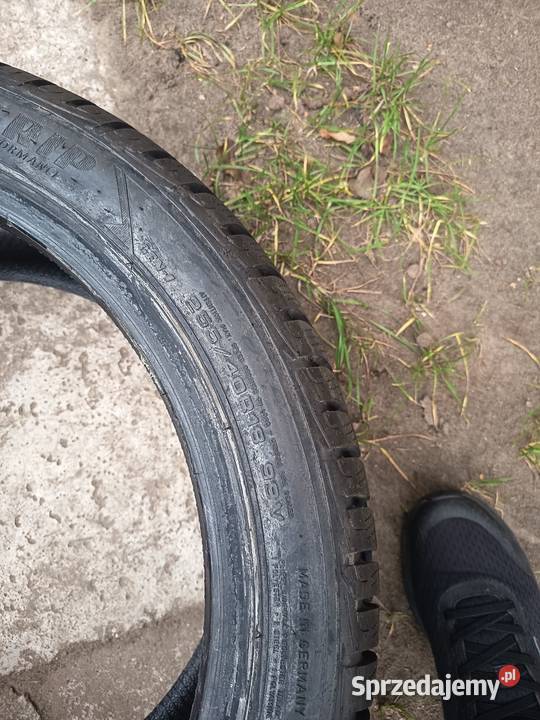 Opona zimowa 2554018 Goodyear Ultra Grip Białystok sprzedam