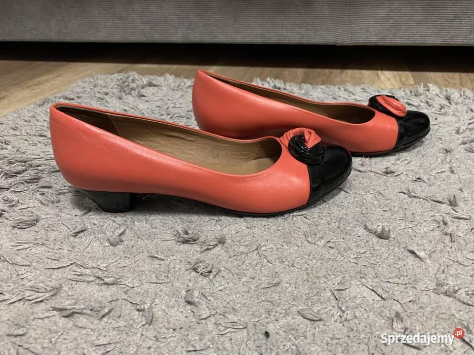 Buty damskie na niskim obcasie 39 sprzedam