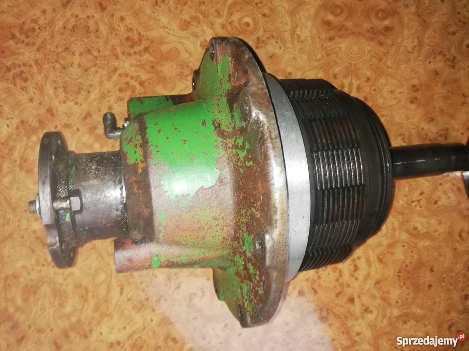 Kosz przedniego napędu John Deere nieuszkodzony