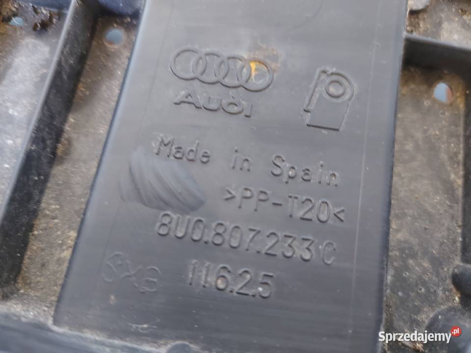 AUDI Q3 I 13r osłona pod zderzak 8U0807233C