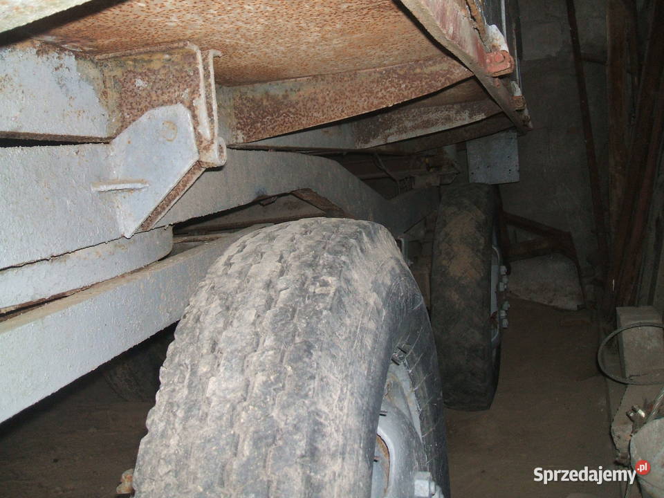 Przyczepa wywrotka 3 stronna Maszyny rolnicze Garbów sprzedam