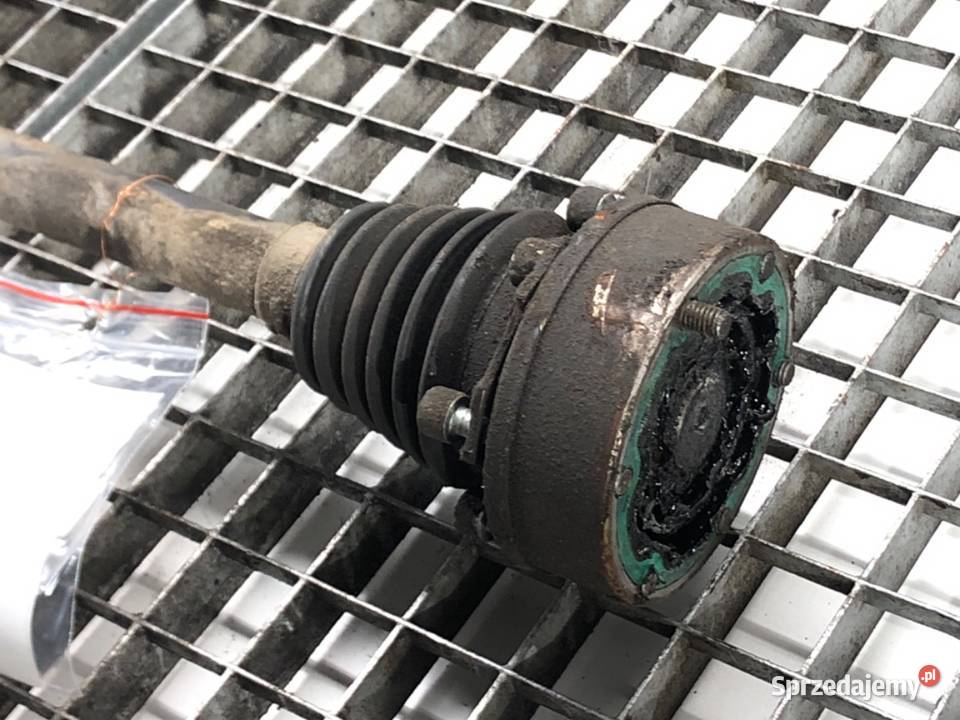 PÓŁOŚ LEWY PRZÓD VW JETTA III 20 150 0413