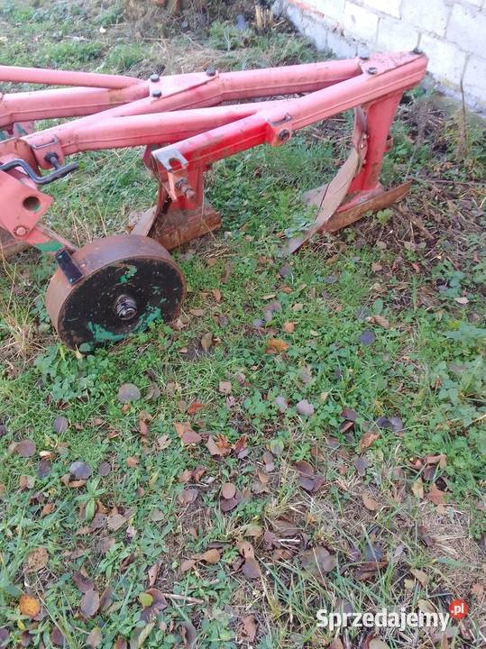 Pług trzy skibowy