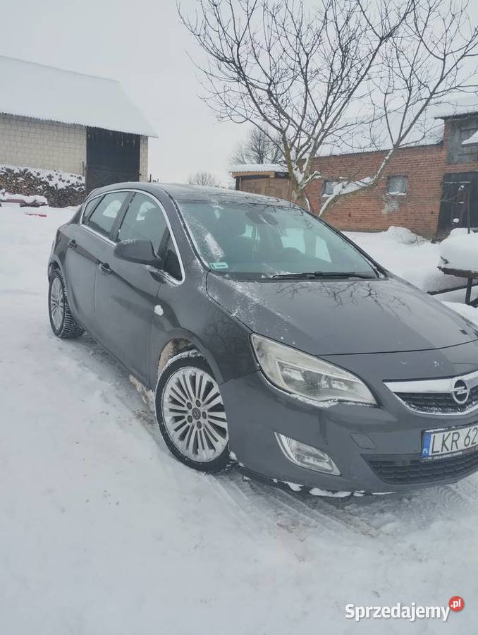 Opel Astra j uszkodzony Zakrzew