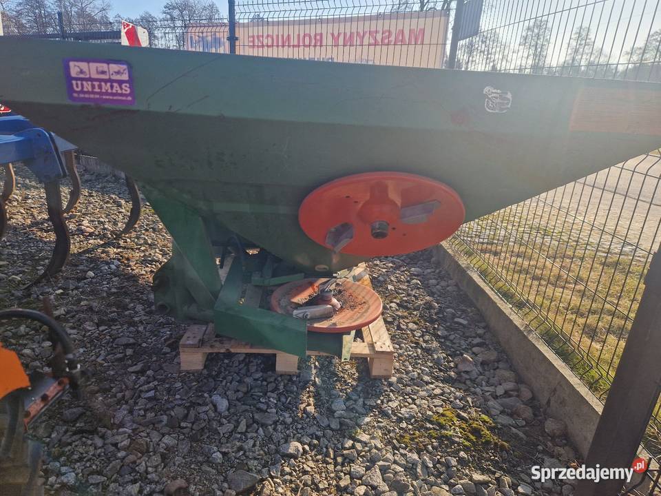 Rozsiewacz Amazone U 1801 hydraulicznie zamykany Osiek Mały