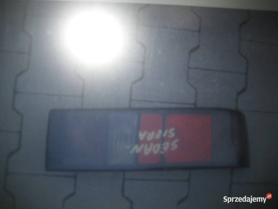ford sierra lampa tył prawa sedan ciemna Lampy tylne wielkopolskie Rakoniewice