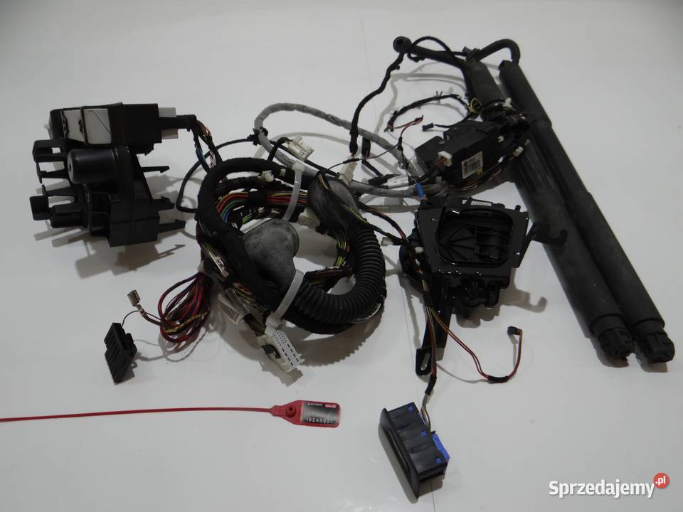 KLAPA ELEKTRYCZNA KOMPLET BMW F31 OE 7388490 Strzyżewice