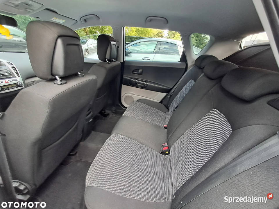 Kia Ceed 14 benzyna bogata wersja niski przebieg manualna Kraków
