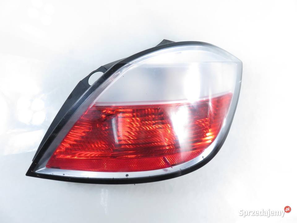 LAMPA PRAWA TYLNA OPEL ASTRA III H