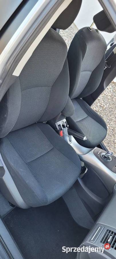 Toyota auris hybryda 18 zadbana 1 właściciel czujnik deszczu Ostrowiec Świętokrzyski sprzedam