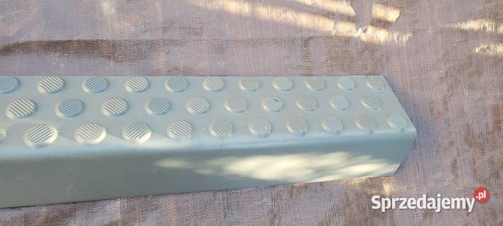 MERCEDES ACTROS STOPIEŃ ŚRODKOWY ZDERZAKA