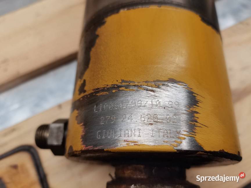 CAT TH 82 Siłownik skrętu