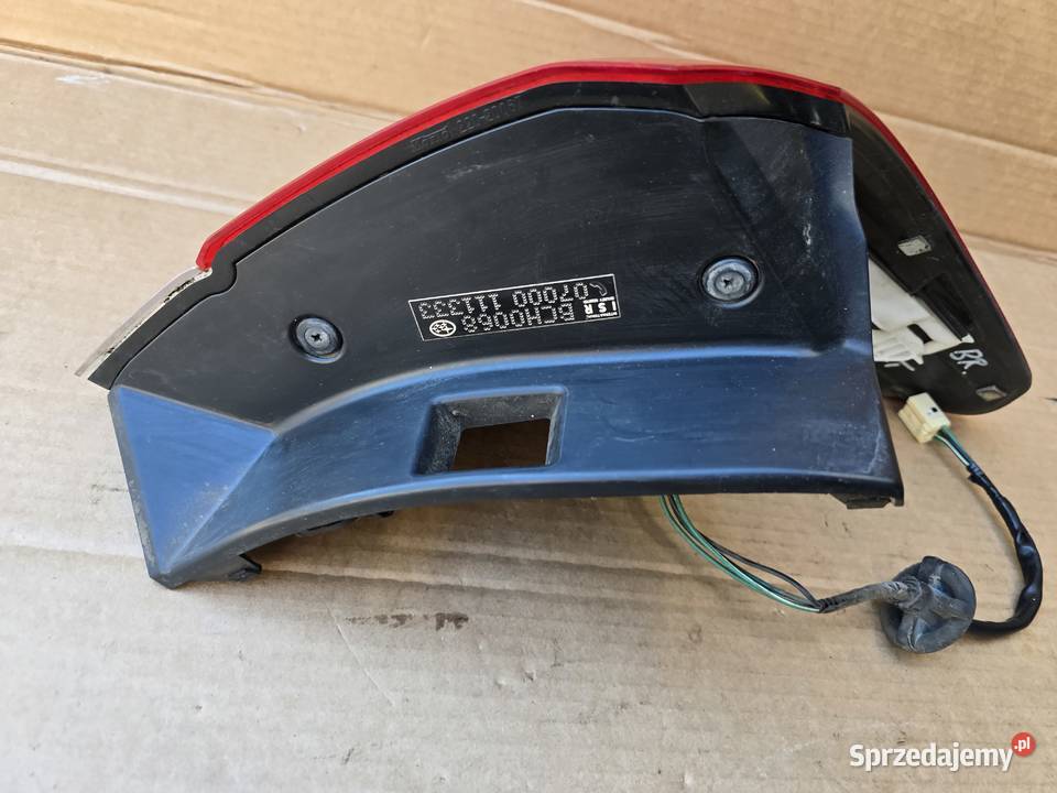 Subaru Outback IV BR lampa lampy tył tylne kombi