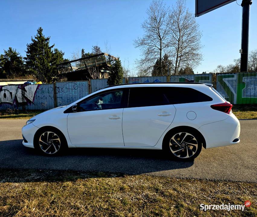 TOYOTA AURIS 2016 14 D4D osoby prywatnej Warszawa