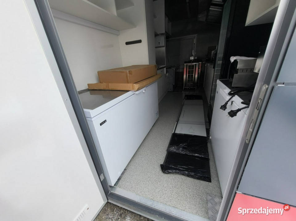 gastronomiczne ZP TRAILERS Poleasingowe Rok produkcji 2024