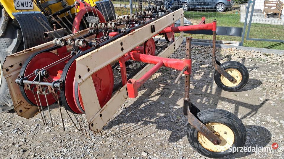 Przetrząsarka zgrabiarka Akpil Z222 Osa nieuszkodzony Zgrabiarki i przetrząsacze Zgłobień