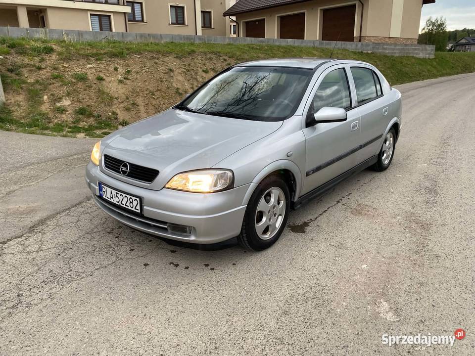 Opel Astra 16 Benzyna benzyna Lutcza sprzedam