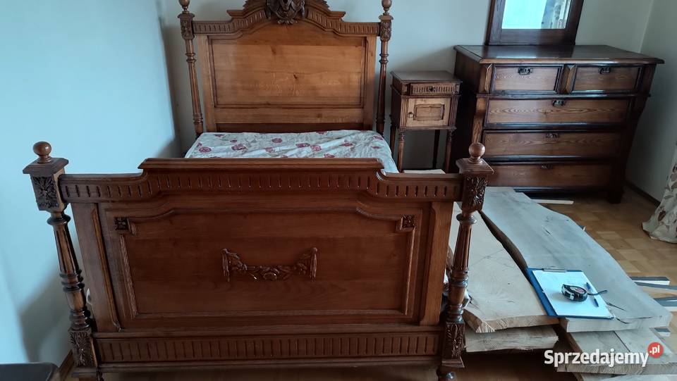 Dębowe łóżko renowacji
