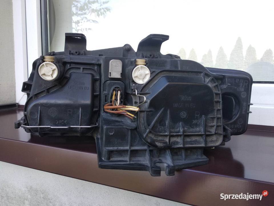Audi A4 B6 lampy przednie reflektory H7 komplet Sieradz