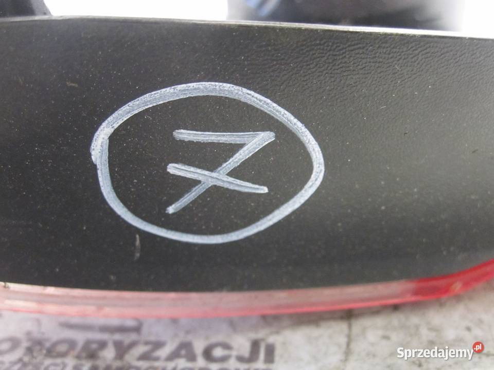 QASHQAI I J10 LIFT 11r lampa prawa tył w klapę osobowe Kielce