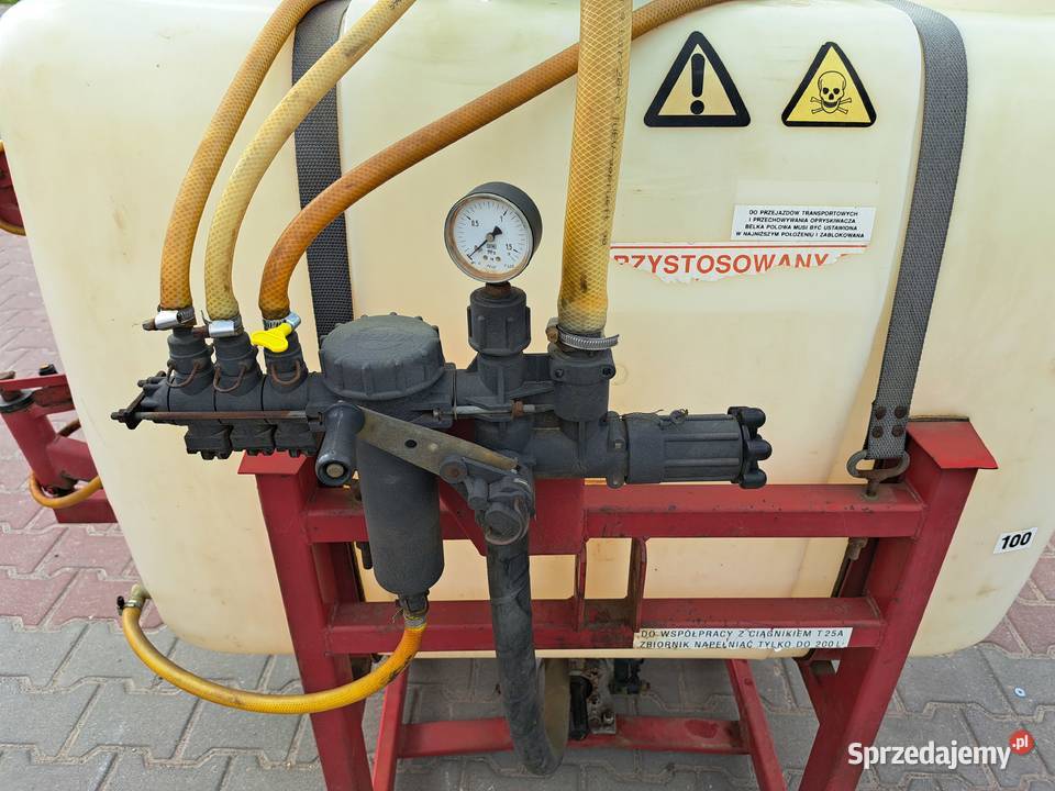 Opryskiwacz zawieszany Pilmet 300 l 12m stan