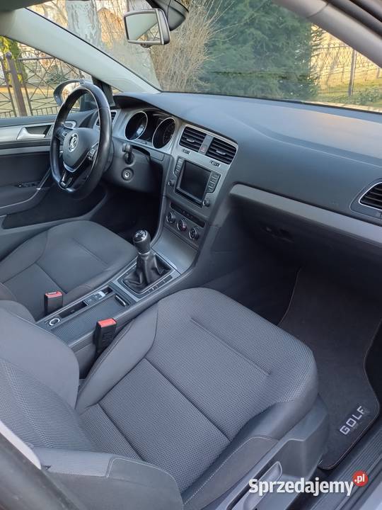 Sprzedam Volkswagen Golf Kombi16 TDI BlueMotion kupiony w polskim salonie Kraków