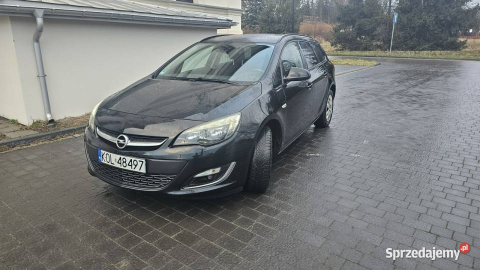 Opel Astra 2013 r 17 CDTI 110 Grzana Kierow i światła przeciwmgielne Chechło