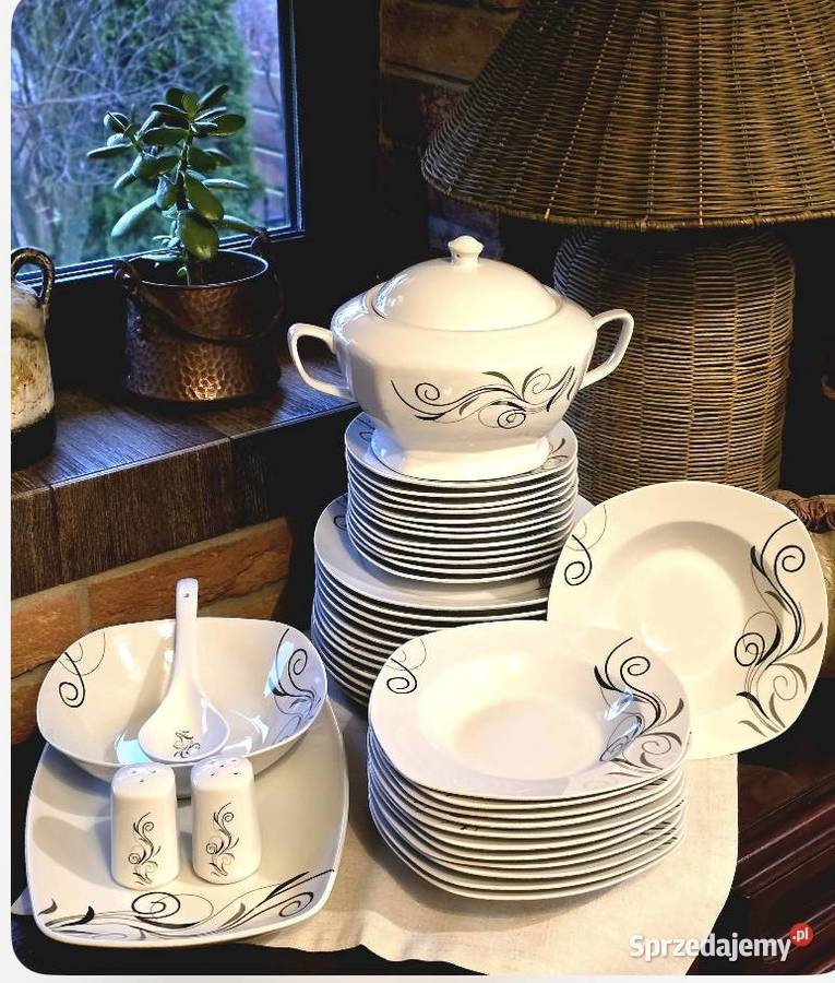 349 Zestaw obiadowy 43 elementy na 12 osób VC Zabrze