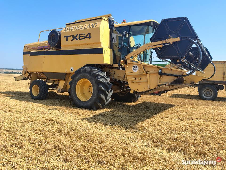 Holland TX 64 z sieczkarnią New Holland Jędrzejów