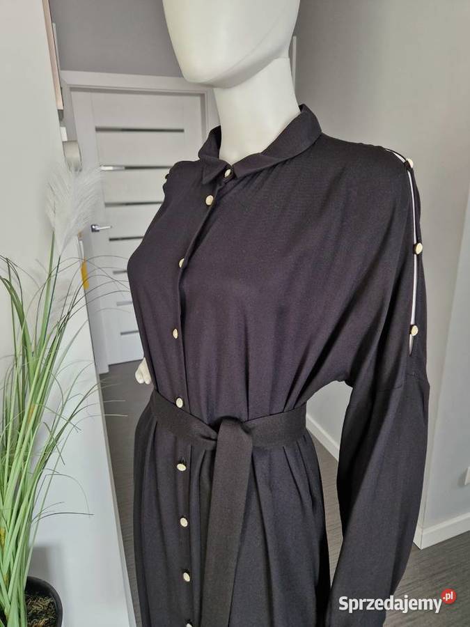 Czarna sukienka szmizjerka Rozkloszowana  Nowogard