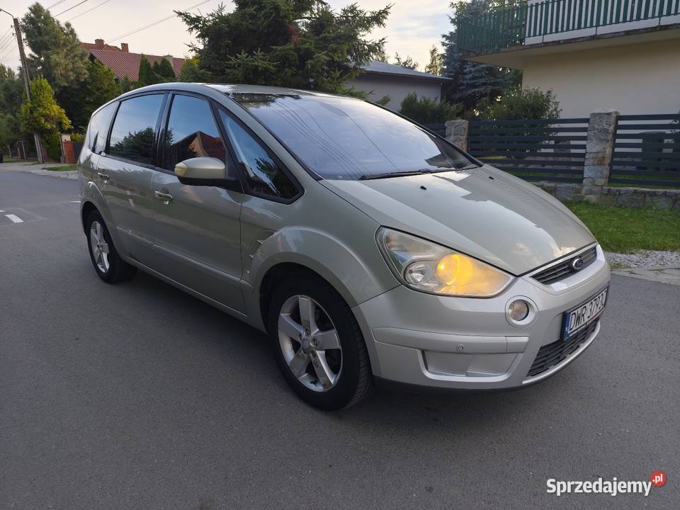 Ford S 20 benzyna 145 2009r Titanium kupiony w Polsce