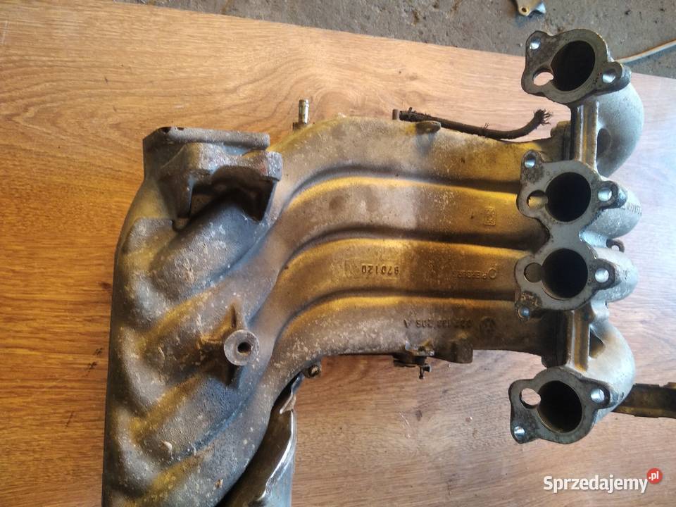 Kolektor ssący VW golf 3 16 v8 101 037133205 Krośniewice