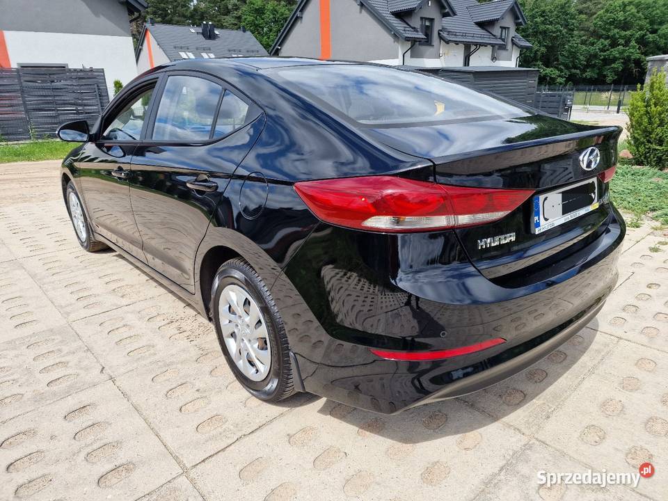 Hyundai Elantra 16benzSalonPL1właścicielvat23 lakier metallic Elantra Niestępowo