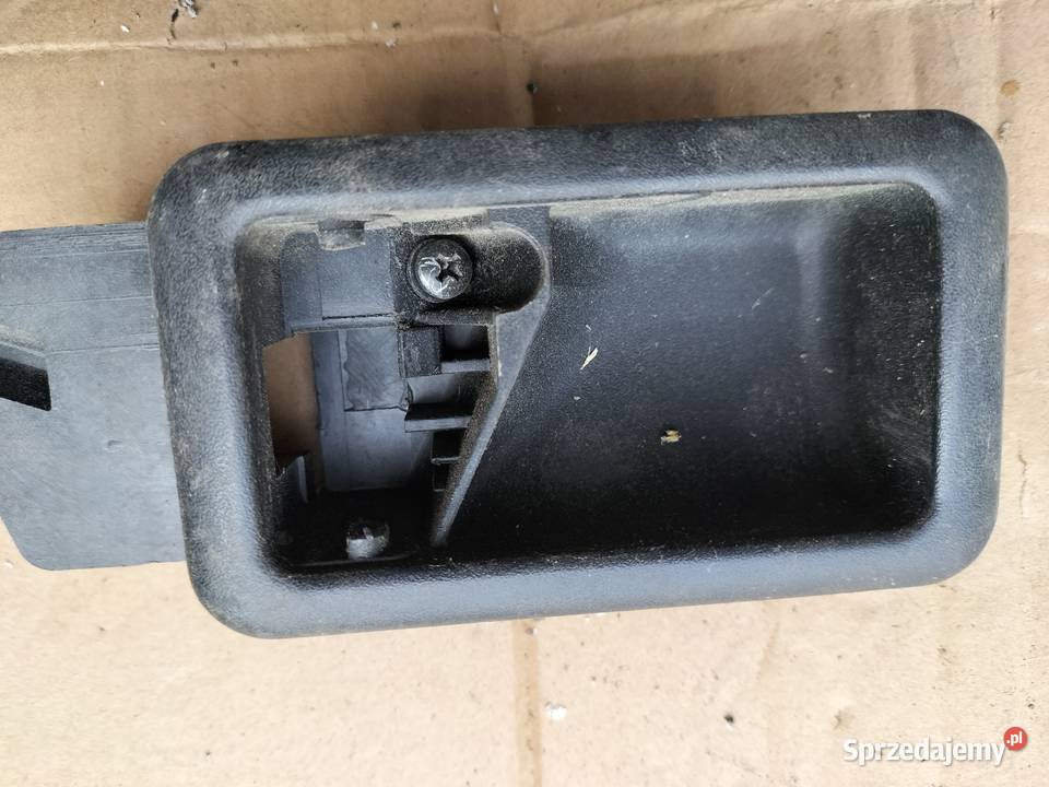 AUDI 80 B4 893837020 UCHWYT KLAMKI PRAWY PRZÓD Kamień-Kolonia sprzedam