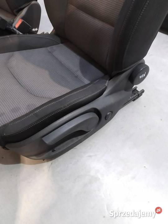 FOTELE KANAPA BOCZKI KOMBI KPL Hyundai i30 III